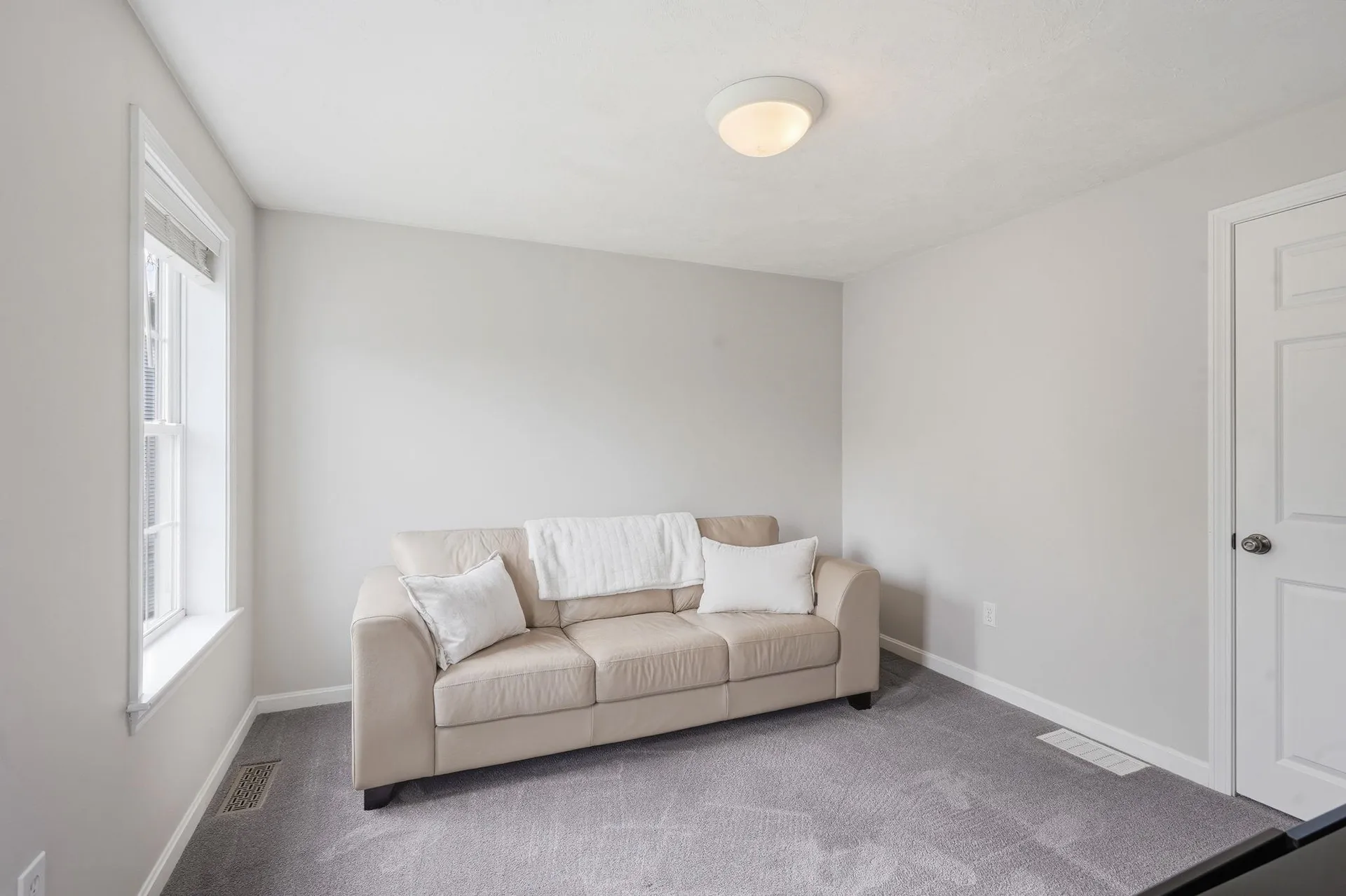 14 Sweet William Circle Nashua NH 03062