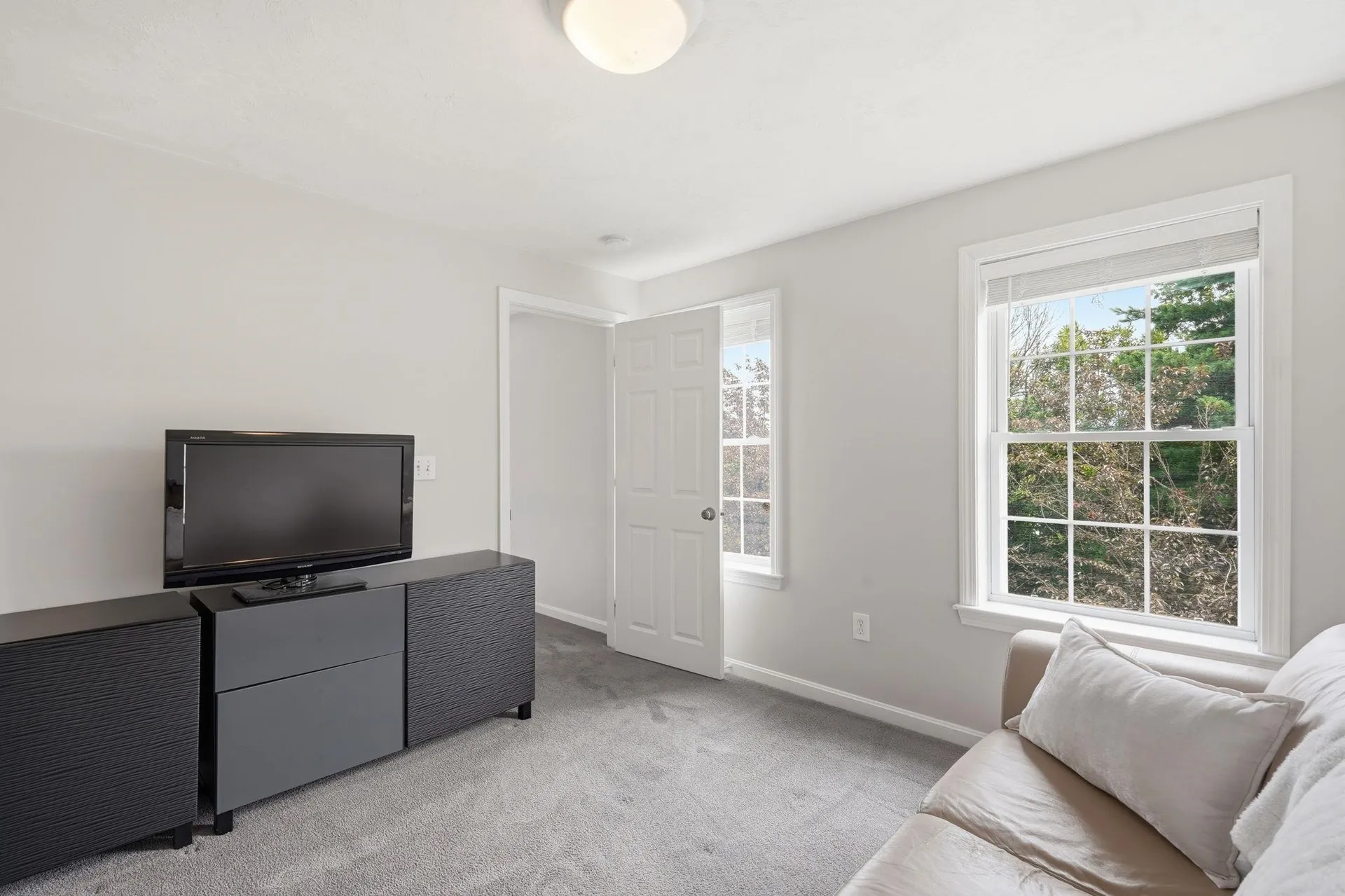 14 Sweet William Circle Nashua NH 03062