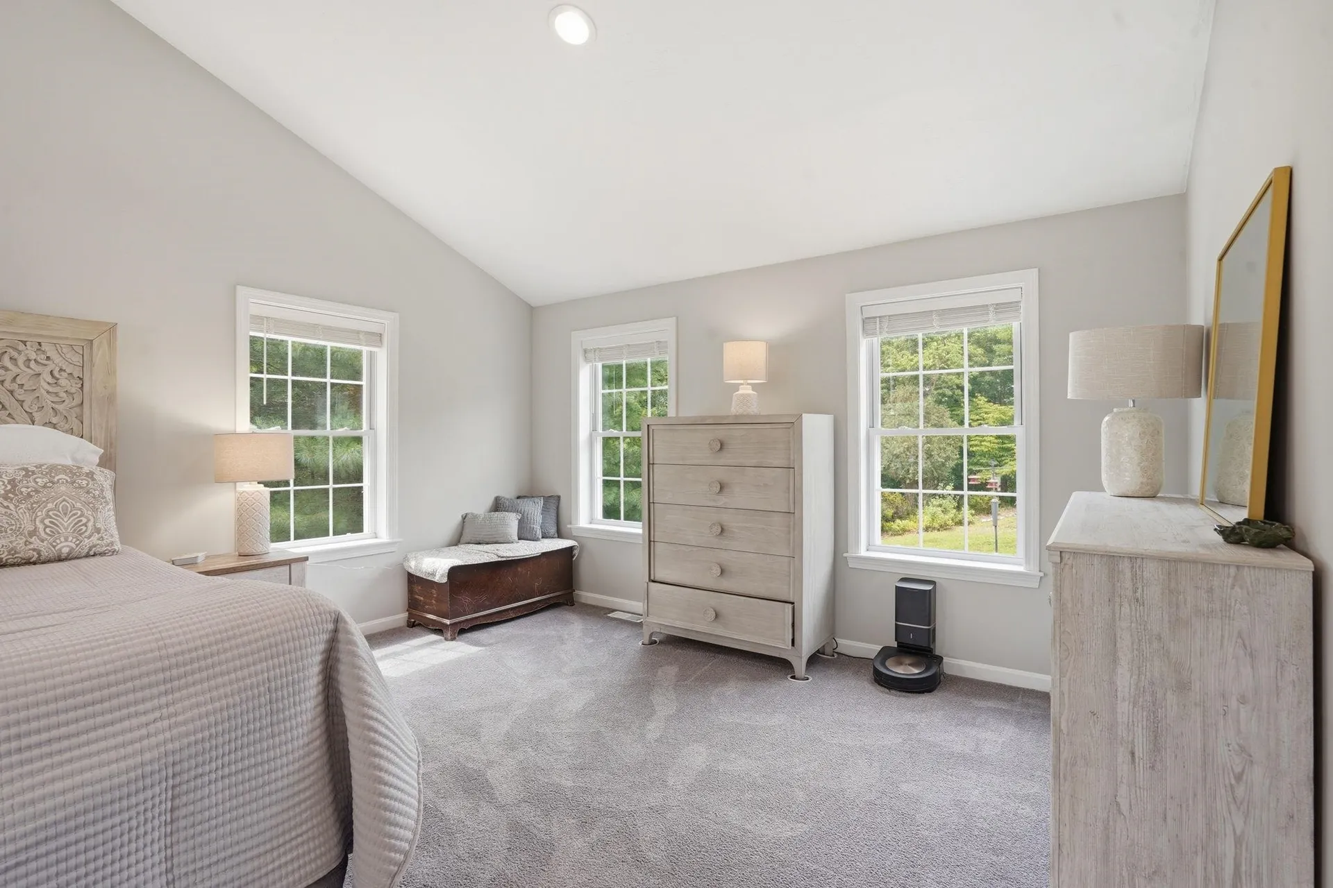 14 Sweet William Circle Nashua NH 03062