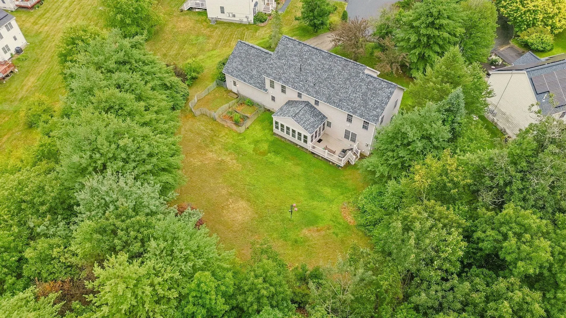14 Sweet William Circle Nashua NH 03062