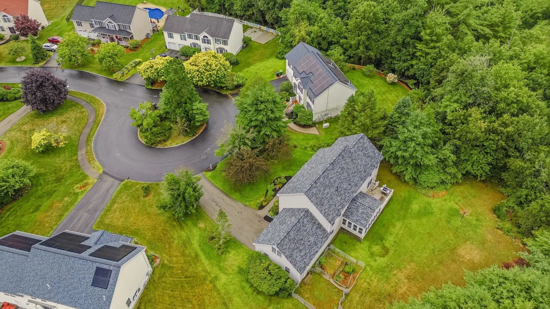 14 Sweet William Circle Nashua NH 03062