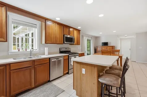 14 Sweet William Circle Nashua NH 03062