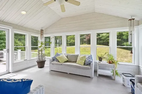 14 Sweet William Circle Nashua NH 03062