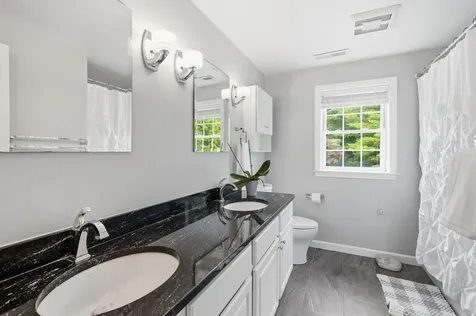 14 Sweet William Circle Nashua NH 03062