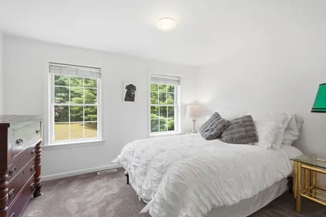 14 Sweet William Circle Nashua NH 03062