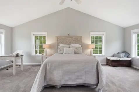 14 Sweet William Circle Nashua NH 03062