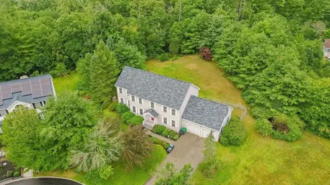 14 Sweet William Circle Nashua NH 03062