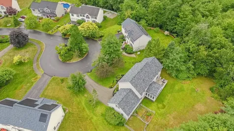 14 Sweet William Circle Nashua NH 03062
