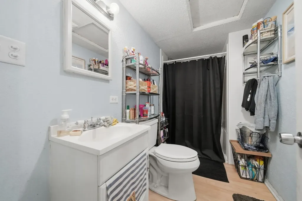 88 Chuck Street Weare NH 03281