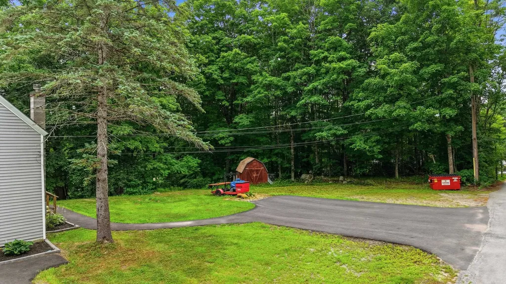 88 Chuck Street Weare NH 03281
