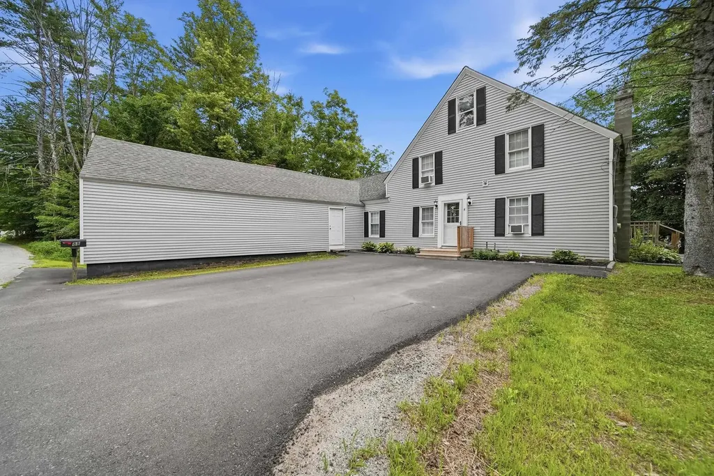 88 Chuck Street Weare NH 03281