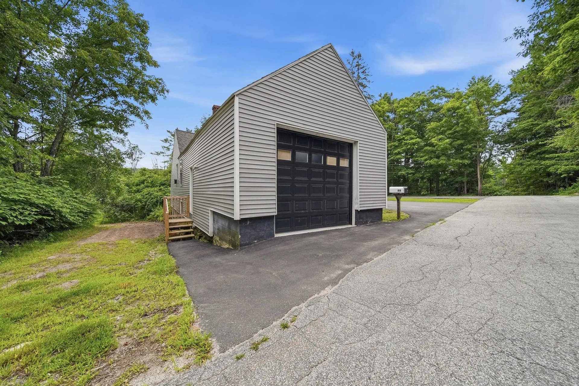 88 Chuck Street Weare NH 03281