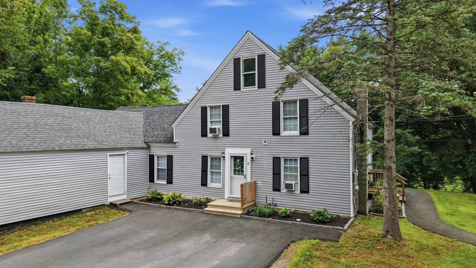 88 Chuck Street Weare NH 03281