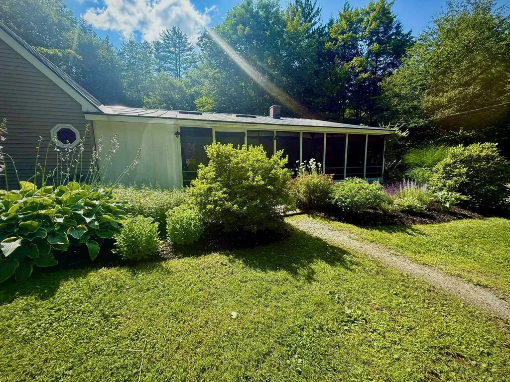 82 Fairgrounds Road Bradford NH 03221