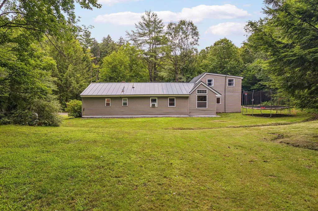 82 Fairgrounds Road Bradford NH 03221