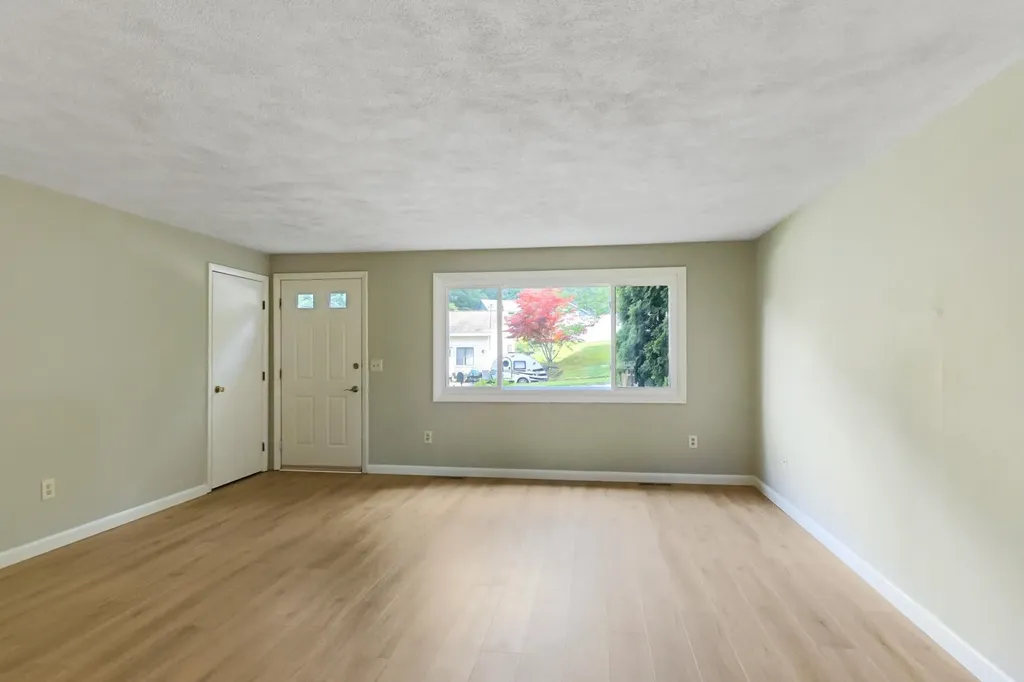 9 Judith Drive Nashua NH 03062