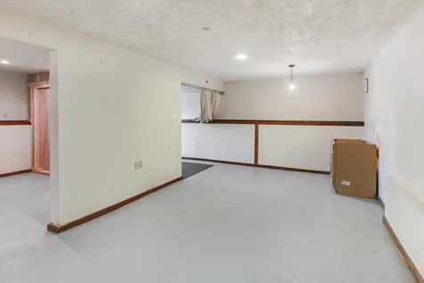 9 Judith Drive Nashua NH 03062