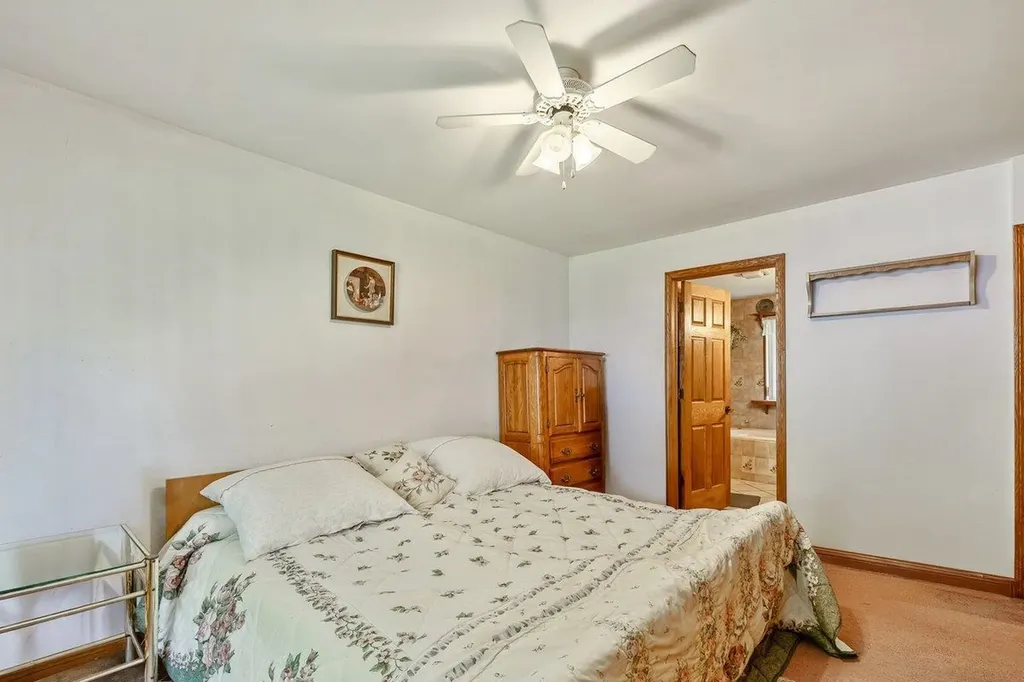 478 Jordan Point Isle La Motte VT 05463
