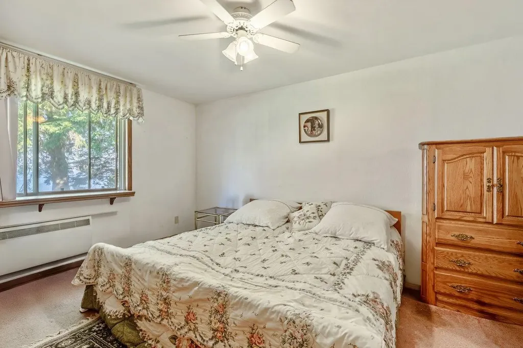 478 Jordan Point Isle La Motte VT 05463