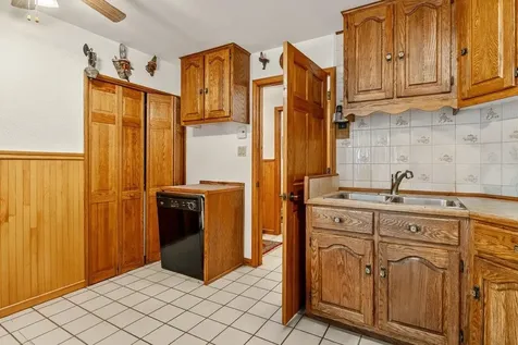 478 Jordan Point Isle La Motte VT 05463