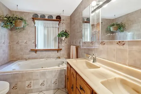 478 Jordan Point Isle La Motte VT 05463