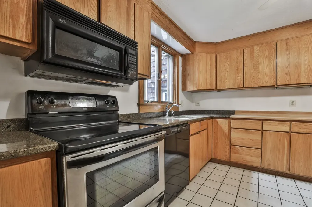 1520 Belmont Street Manchester NH 03104