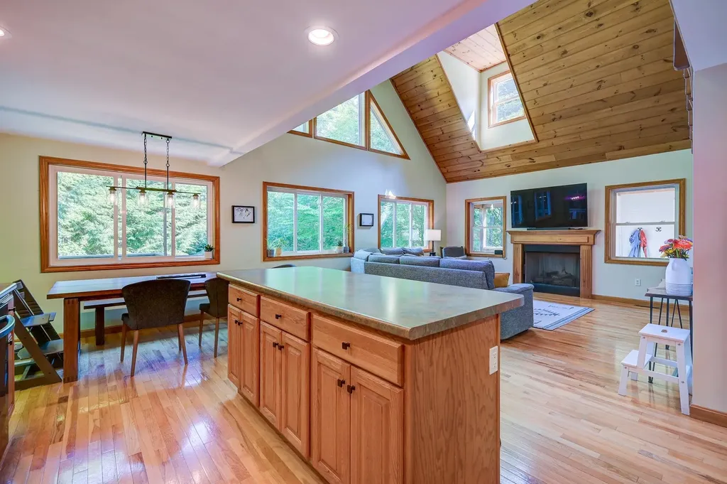 65 Garmish Road Conway NH 03818