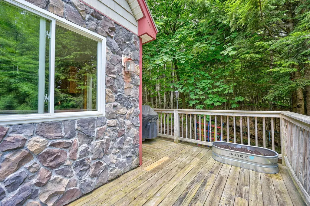65 Garmish Road Conway NH 03818