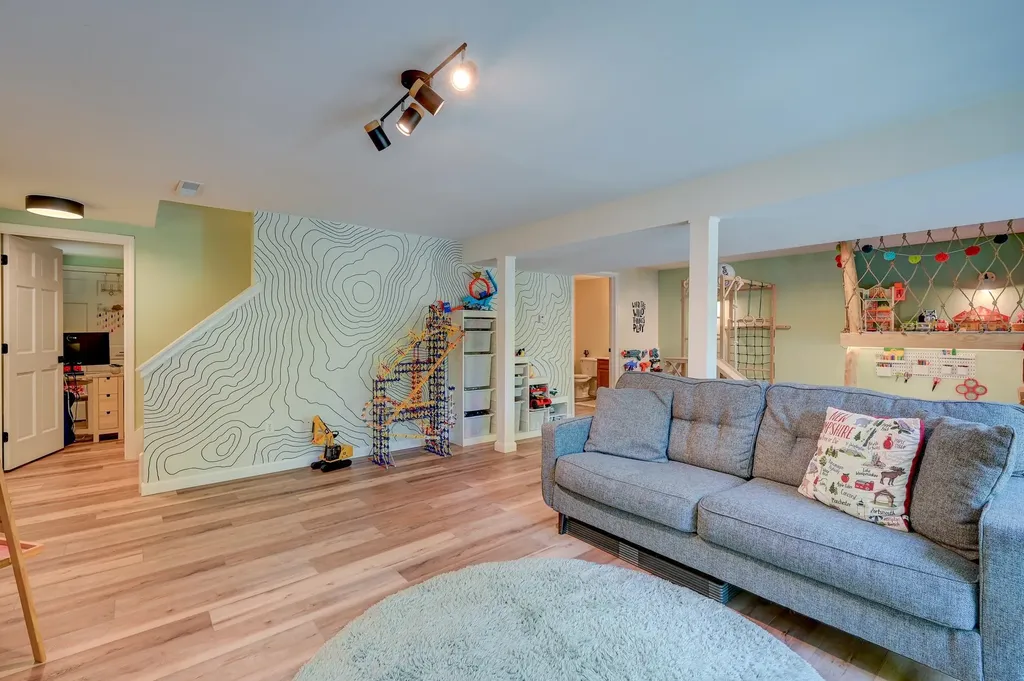 65 Garmish Road Conway NH 03818