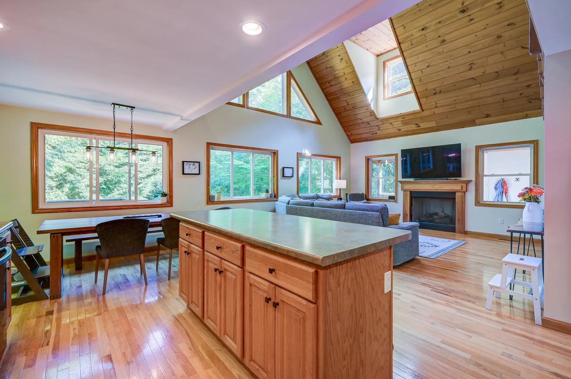 65 Garmish Road Conway NH 03818