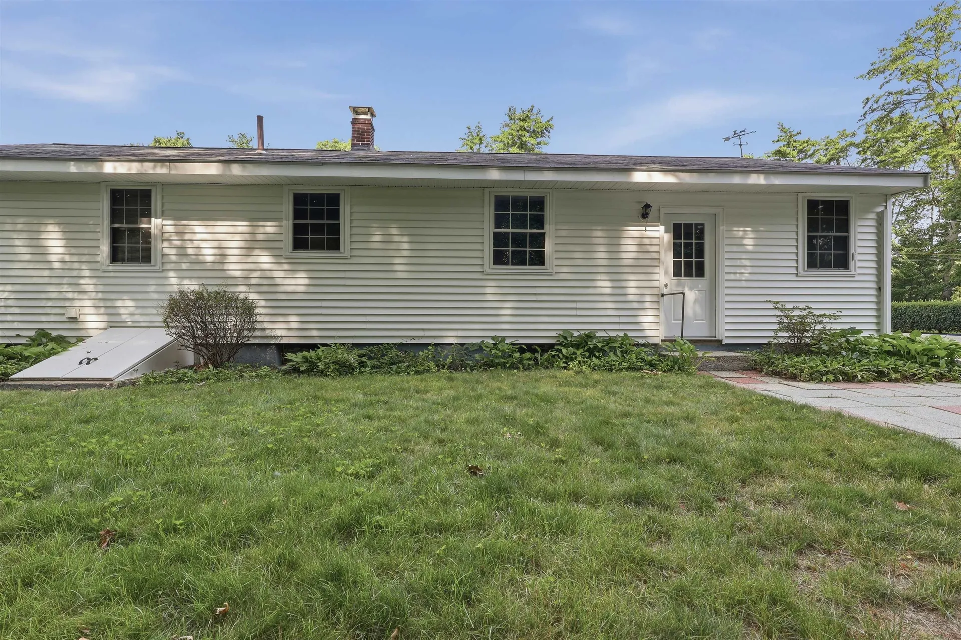 13 Sherman Street Nashua NH 03064