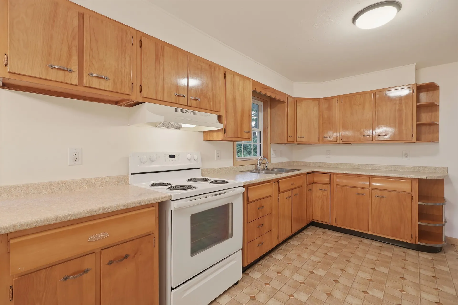 13 Sherman Street Nashua NH 03064