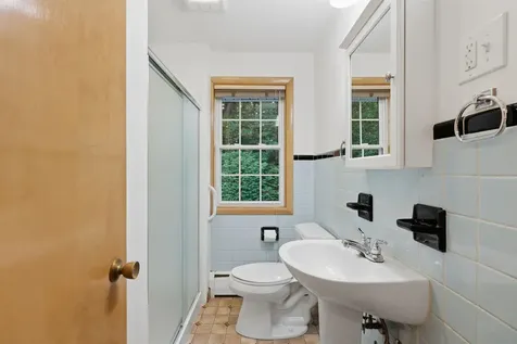 13 Sherman Street Nashua NH 03064