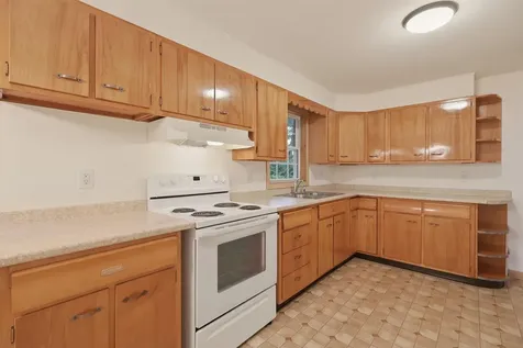 13 Sherman Street Nashua NH 03064