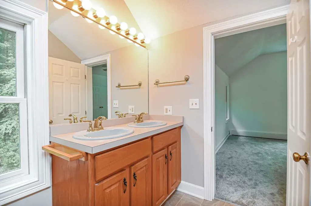 13 Greystone Road East Kingston NH 03827