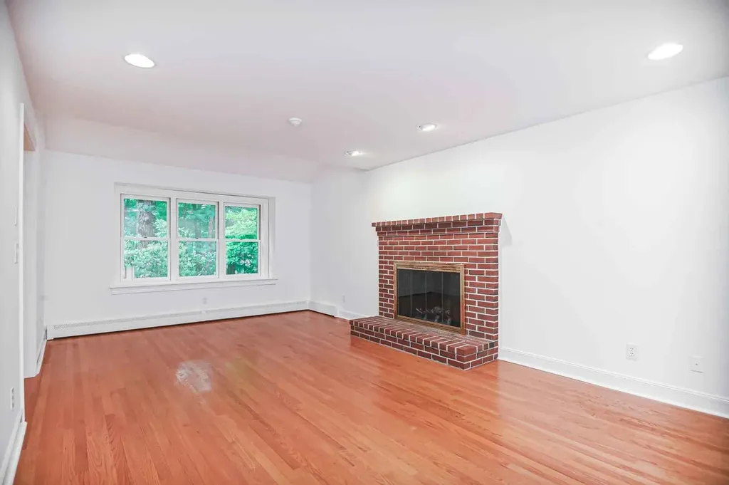 13 Greystone Road East Kingston NH 03827