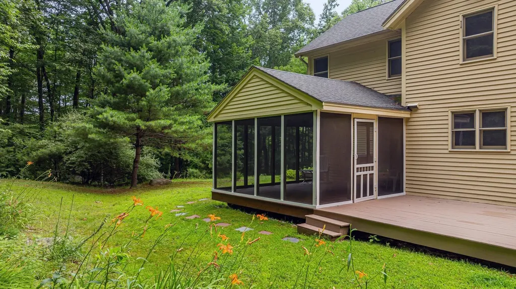 13 Greystone Road East Kingston NH 03827