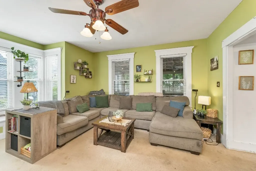 19 Stevens Avenue Meredith NH 03253