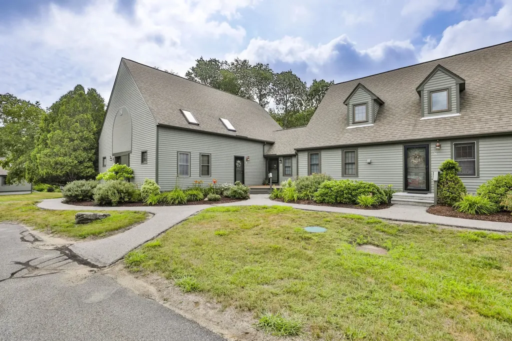 26 Montrose Drive Stratham NH 03885