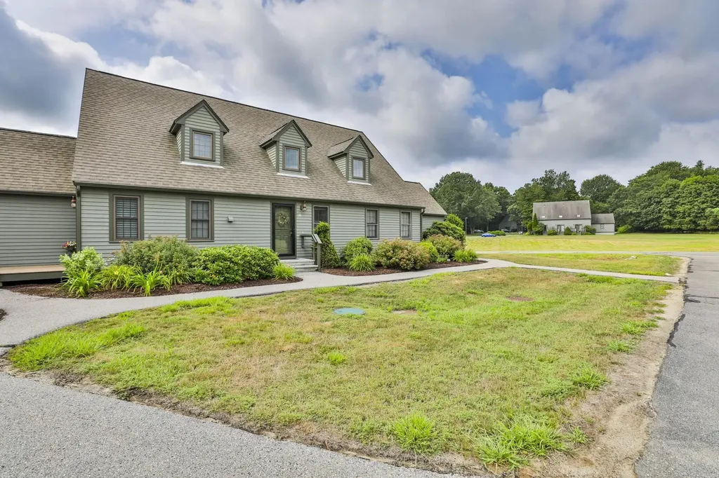 26 Montrose Drive Stratham NH 03885