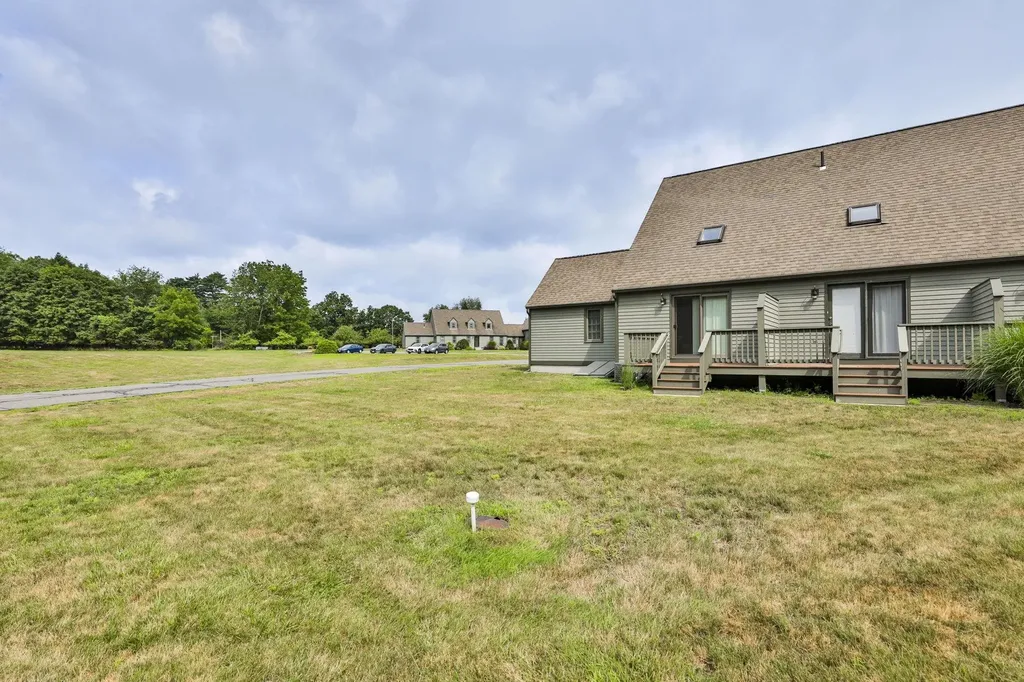 26 Montrose Drive Stratham NH 03885