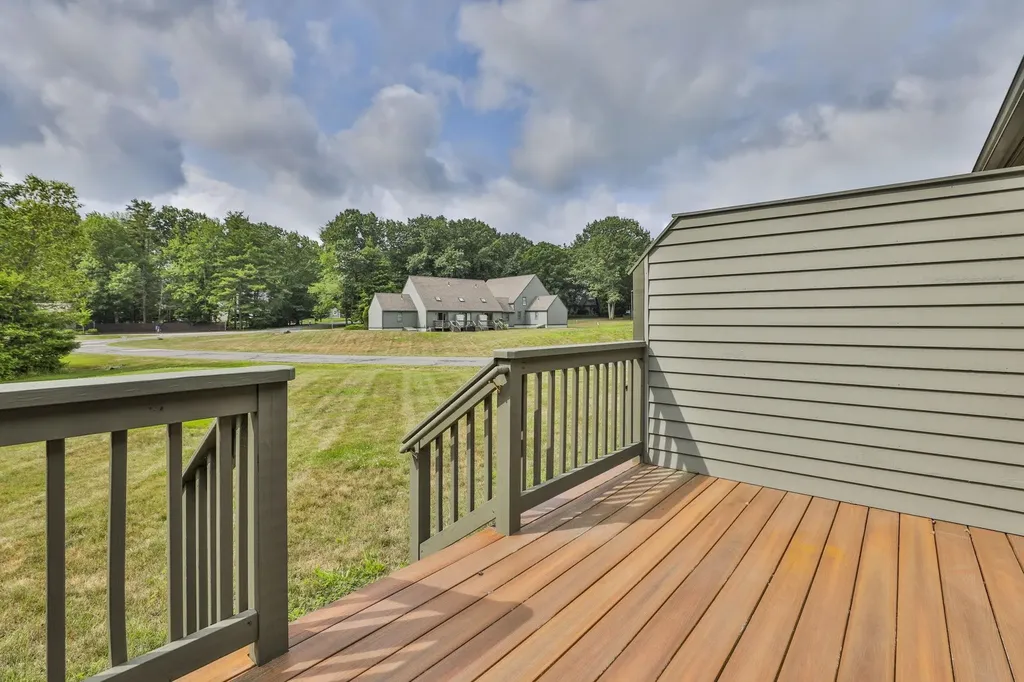 26 Montrose Drive Stratham NH 03885