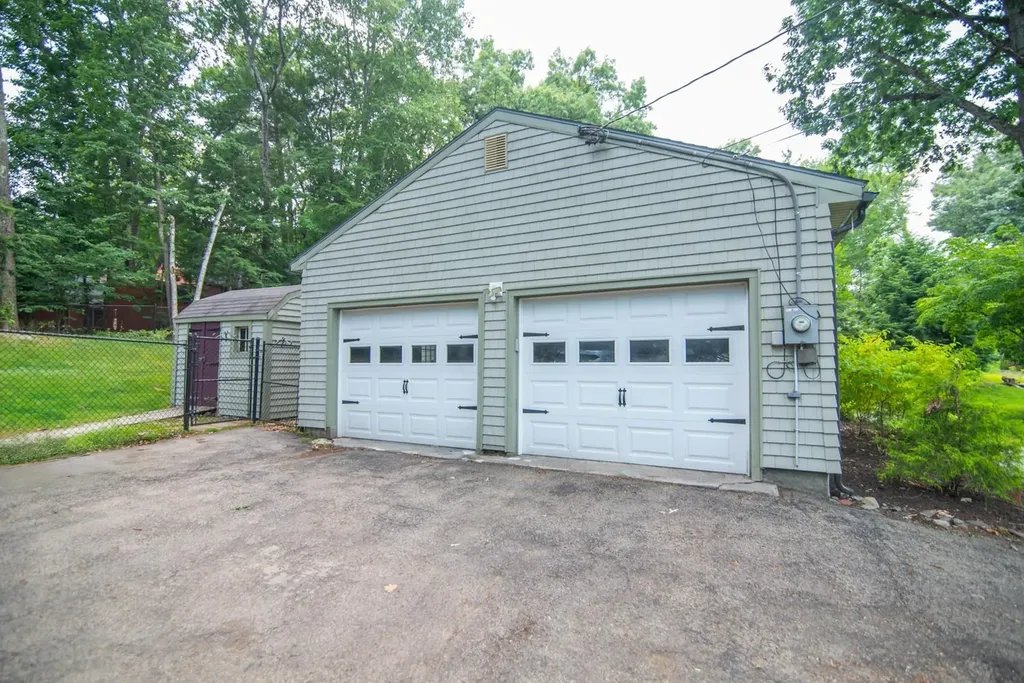 14 Birch Hill Drive Nashua NH 03063