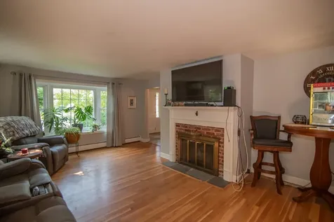 14 Birch Hill Drive Nashua NH 03063