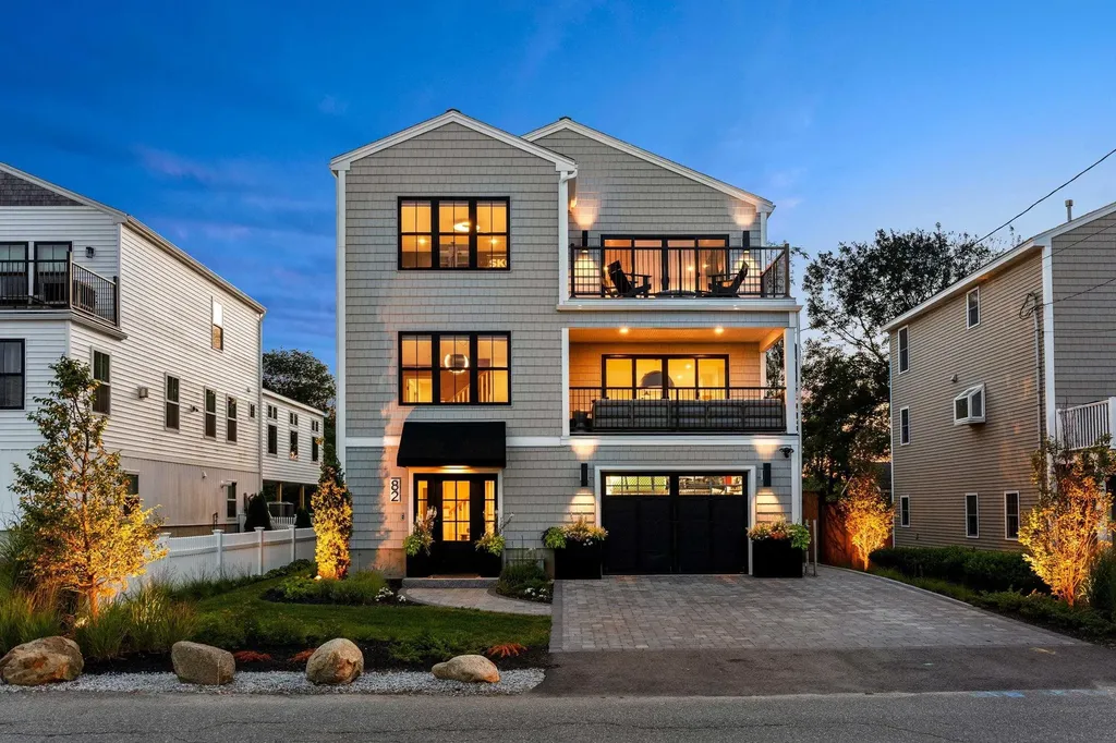 82 Kings Highway Hampton NH 03842