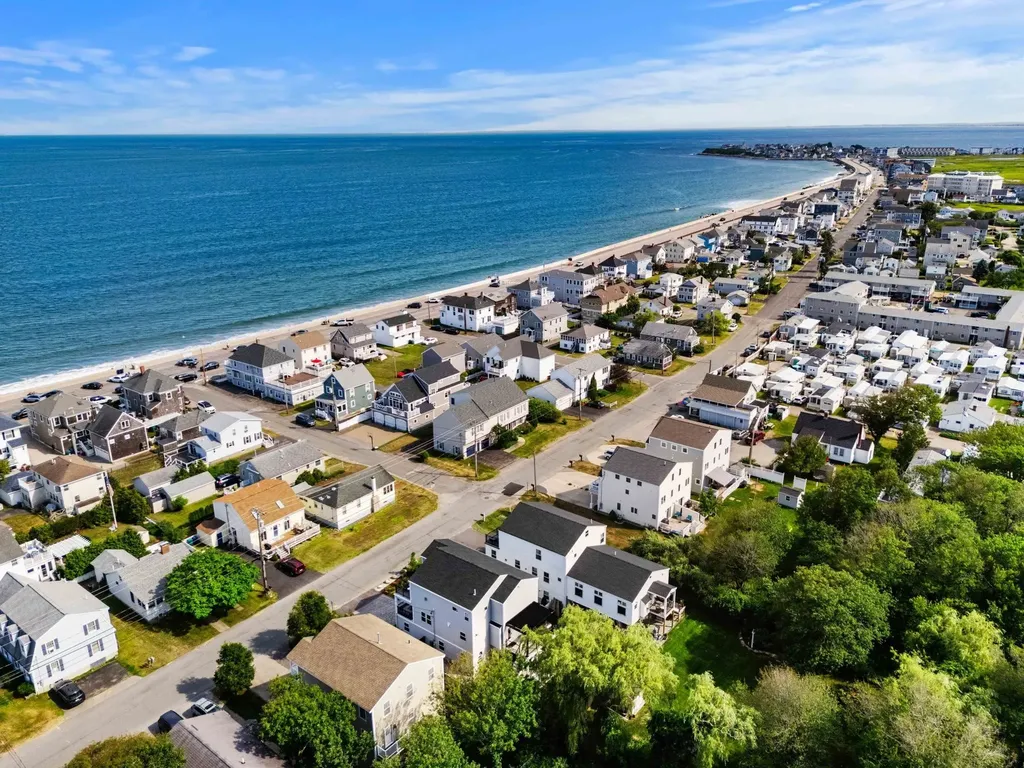 82 Kings Highway Hampton NH 03842