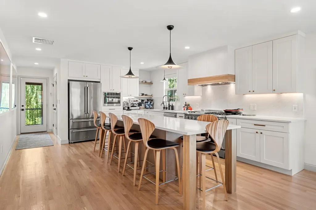 82 Kings Highway Hampton NH 03842