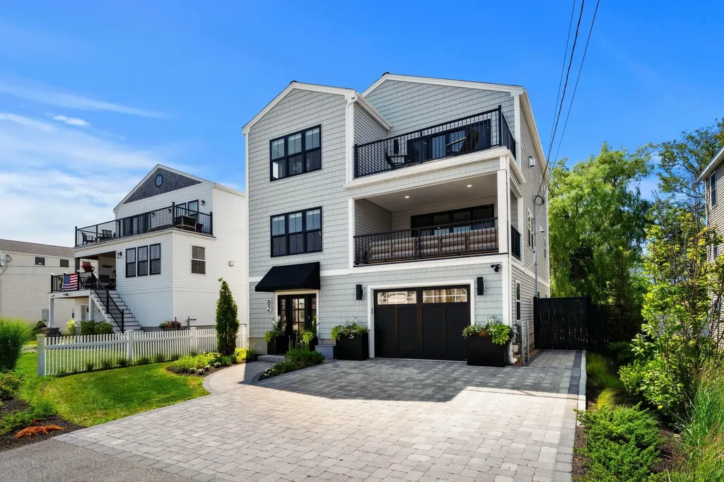 82 Kings Highway Hampton NH 03842