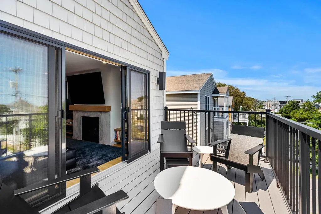 82 Kings Highway Hampton NH 03842