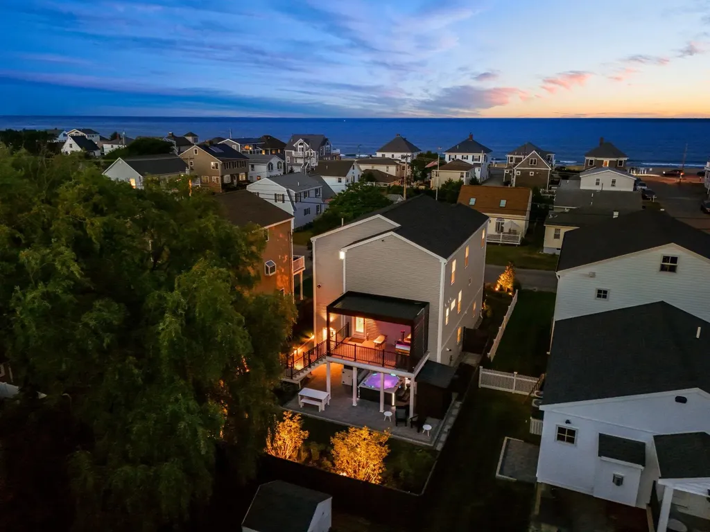 82 Kings Highway Hampton NH 03842